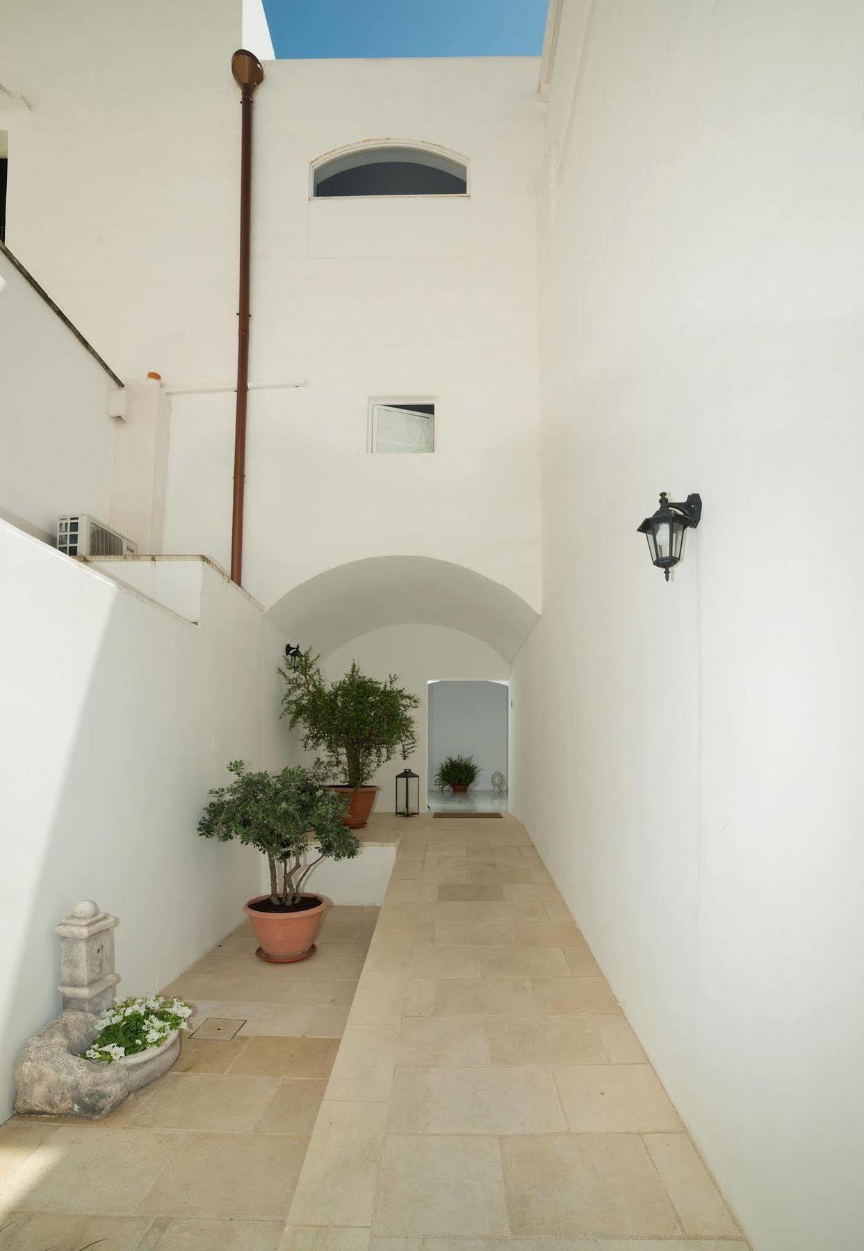 مبيت وإفطار غالّيبولي Relais Carlo V - Palazzo Storico المظهر الخارجي الصورة