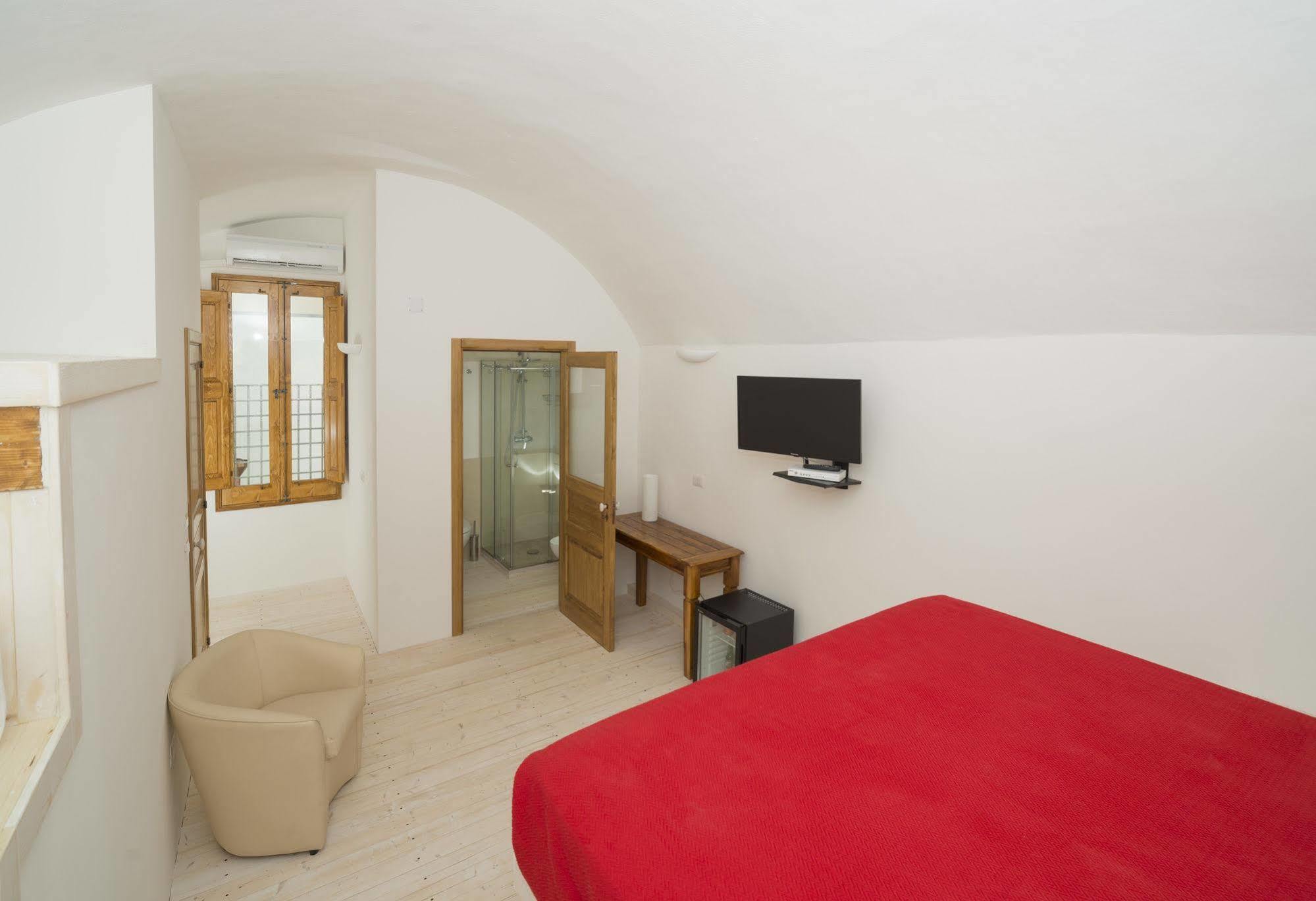 مبيت وإفطار غالّيبولي Relais Carlo V - Palazzo Storico المظهر الخارجي الصورة