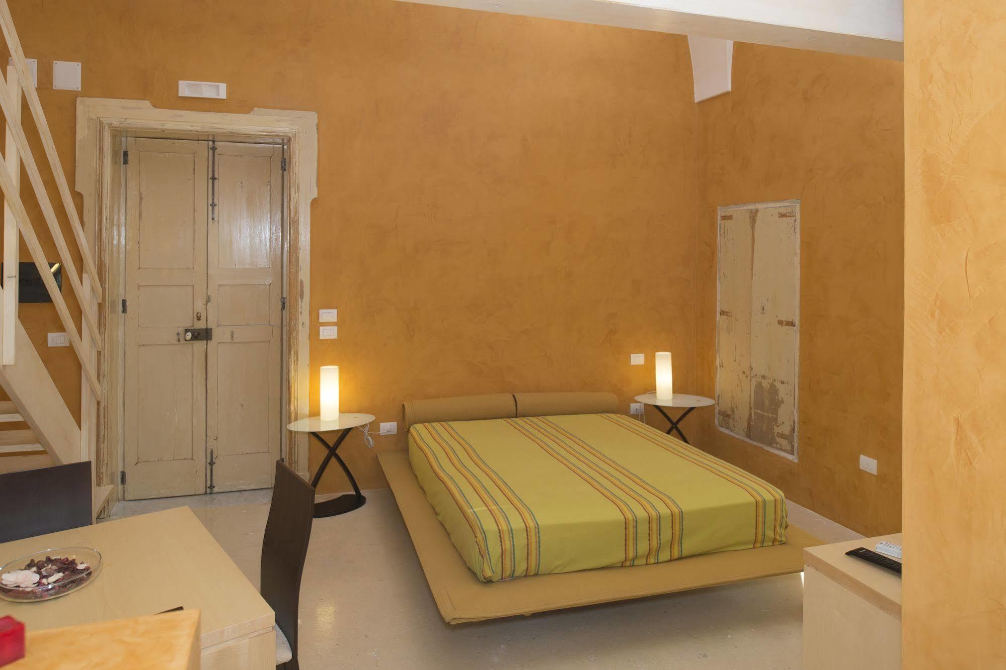 مبيت وإفطار غالّيبولي Relais Carlo V - Palazzo Storico المظهر الخارجي الصورة